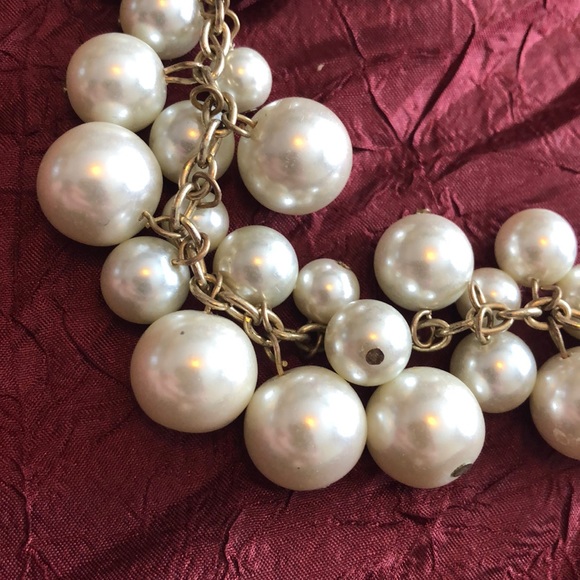 Vintage costume Pearl cluster and earring set. - Picture 2 of 5